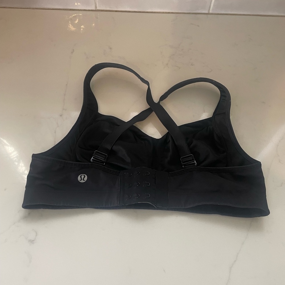 Lululemon sports bra, size 6
